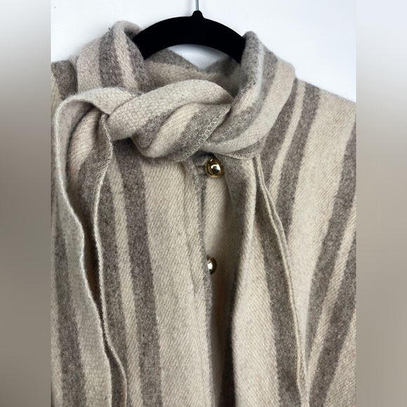 Vintage Wool Poncho - Picture 4 of 5